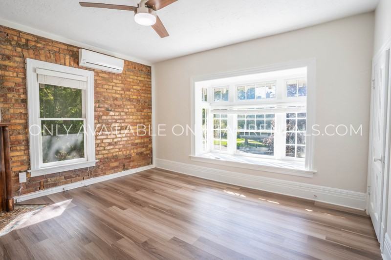 955 E St #5 - Photo 3 of 21