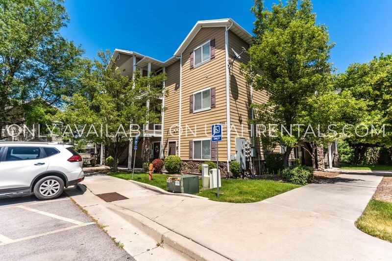 389 S State St #24 - Photo 2 of 22
