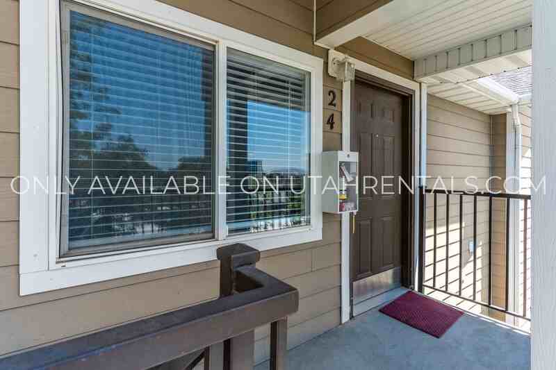 389 S State St #24 - Photo 4 of 22