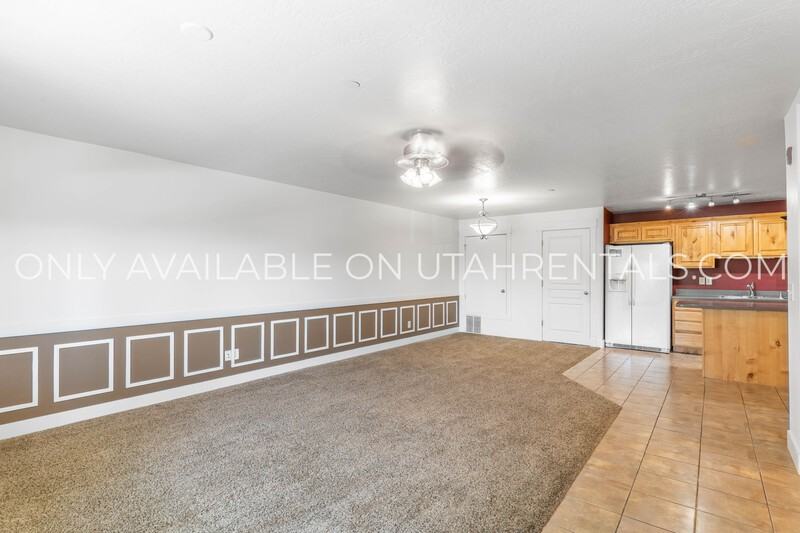 389 S State St #24 - Photo 6 of 22
