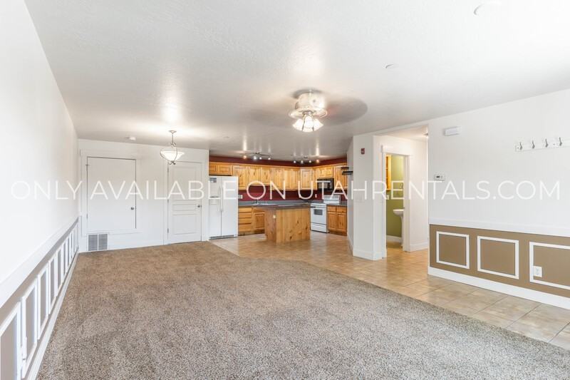 389 S State St #24 - Photo 7 of 22