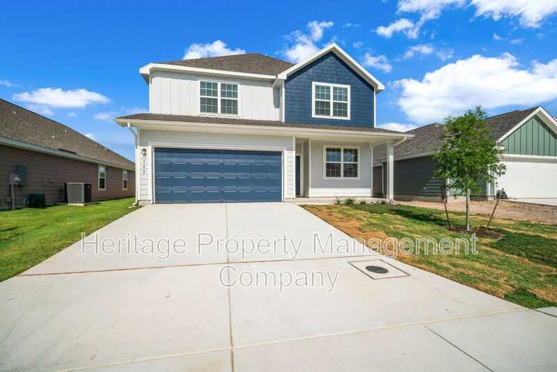 305 Lina Way - Photo 2 of 32