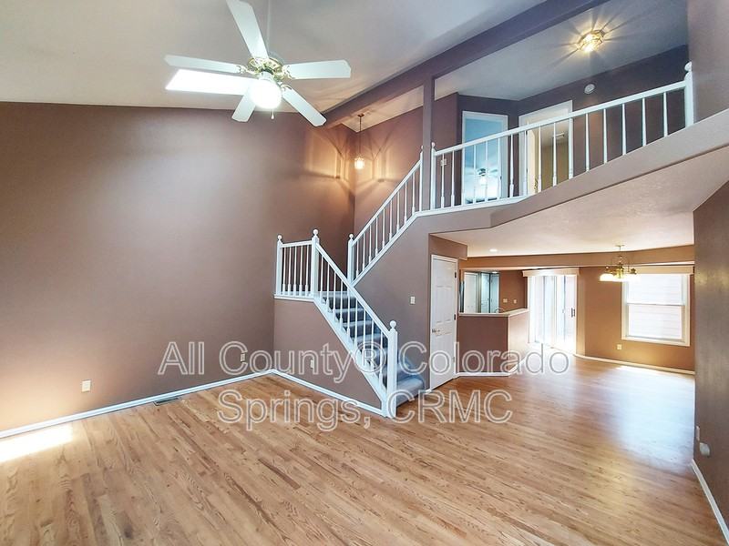 6568 Foxdale Cir - Photo 2 of 37