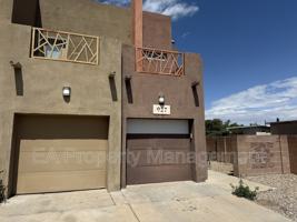 featured image of 927 Tieran Ct Ne