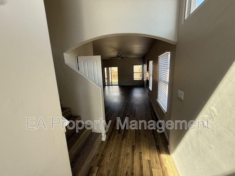 927 Tieran Ct Ne - Photo 4 of 21