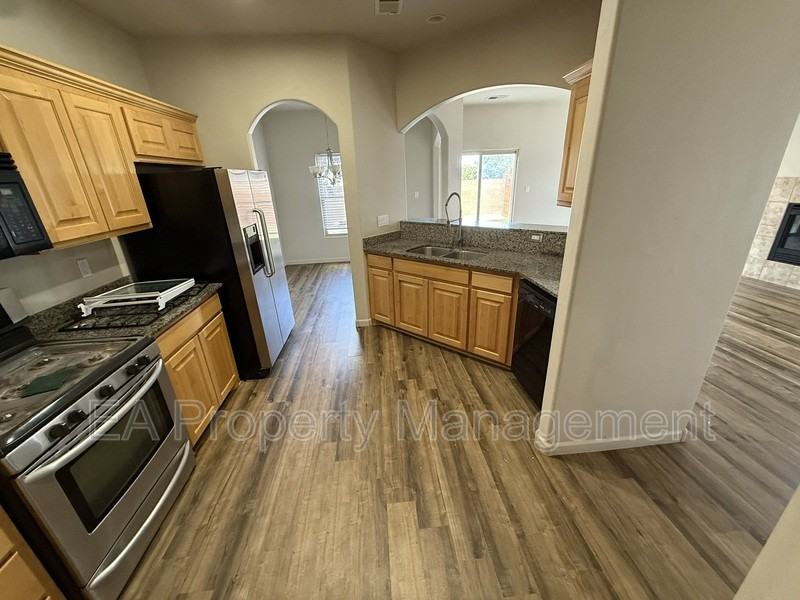927 Tieran Ct Ne - Photo 5 of 21