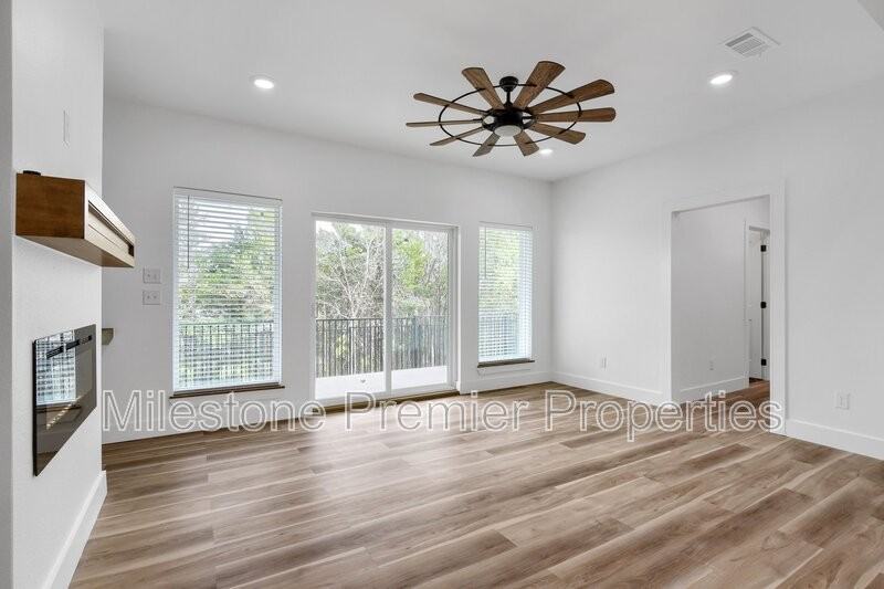 440 Bentwood Dr - Photo 3 of 29