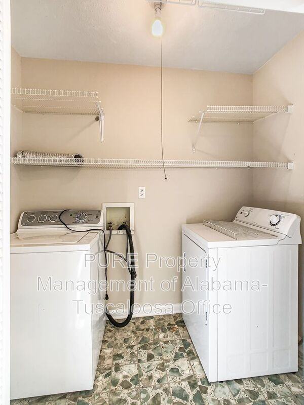 322 20th St E - Photo 6 of 18