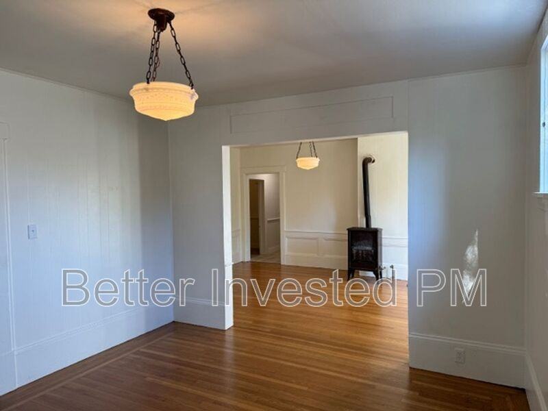 325 Plaza St - Photo 2 of 10