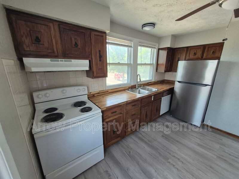 2601 Vine St #3 - Photo 4 of 8