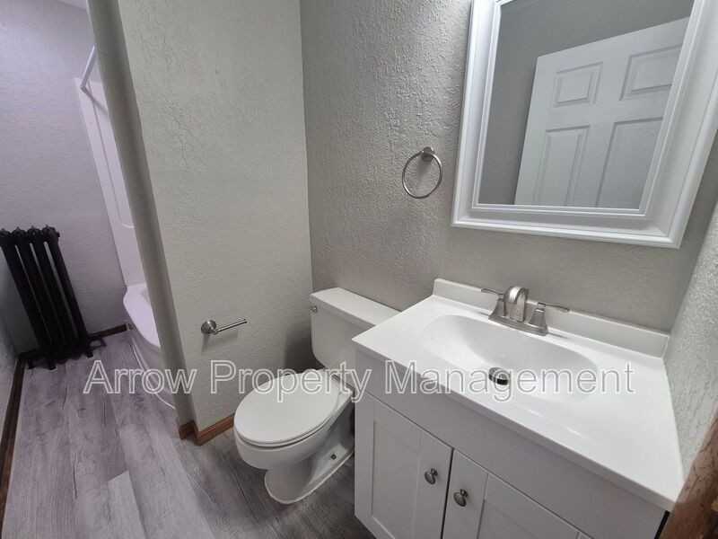 2601 Vine St #3 - Photo 5 of 8