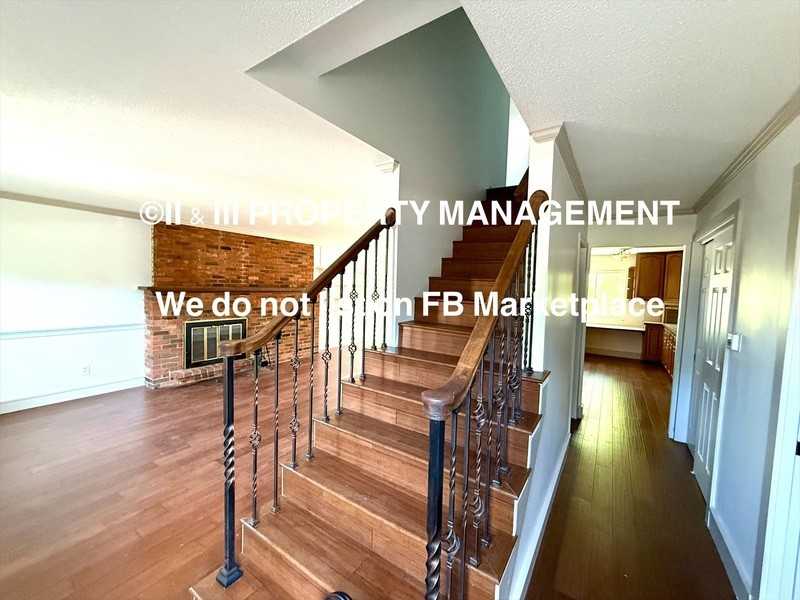 8602 W 84th St - Photo 3 of 31