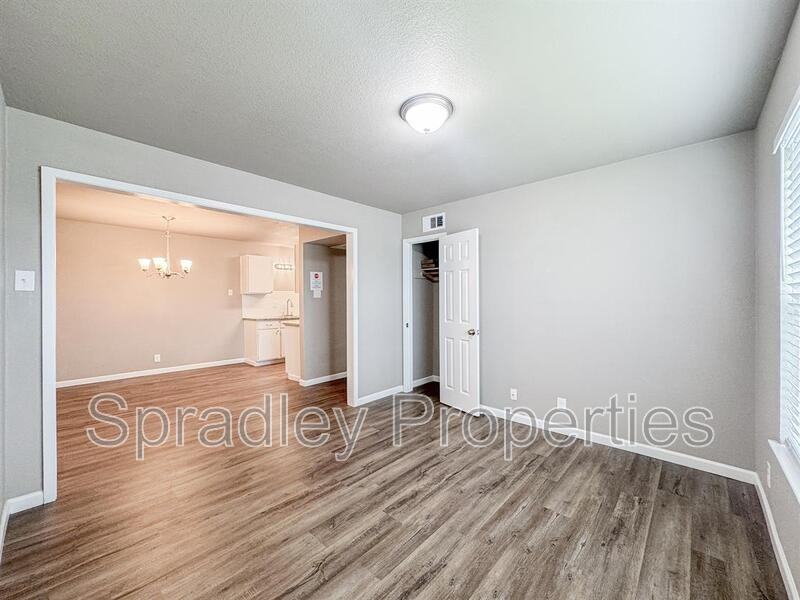 120 W Main St #TT27 - Photo 2 of 8