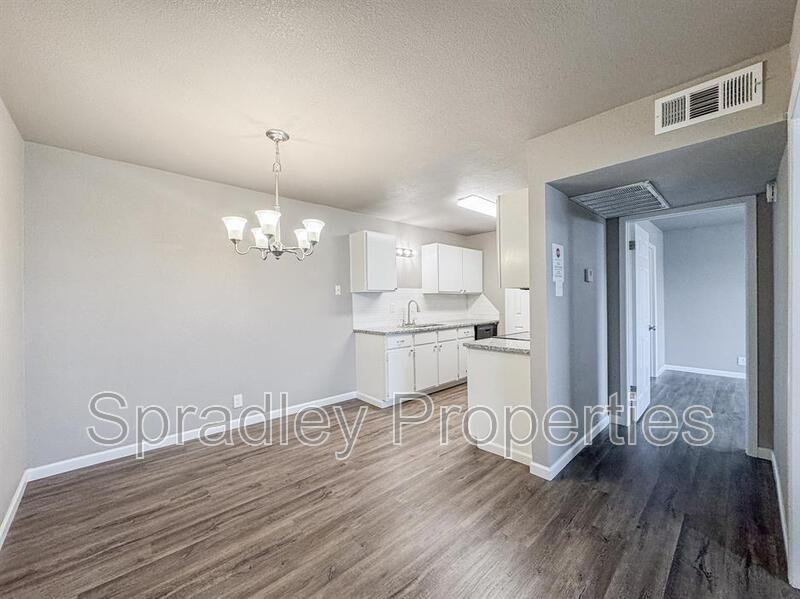 120 W Main St #TT27 - Photo 3 of 8