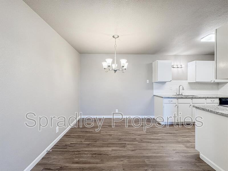 120 W Main St #TT27 - Photo 4 of 8