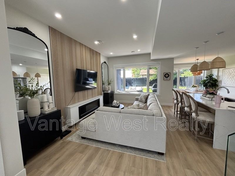 707 Raymer Ave - Photo 3 of 14