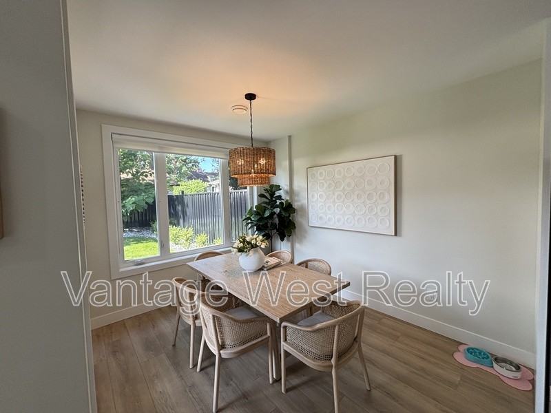 707 Raymer Ave - Photo 5 of 14