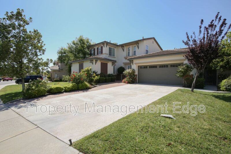 31804 Bottle Brush St - Photo 2 of 39