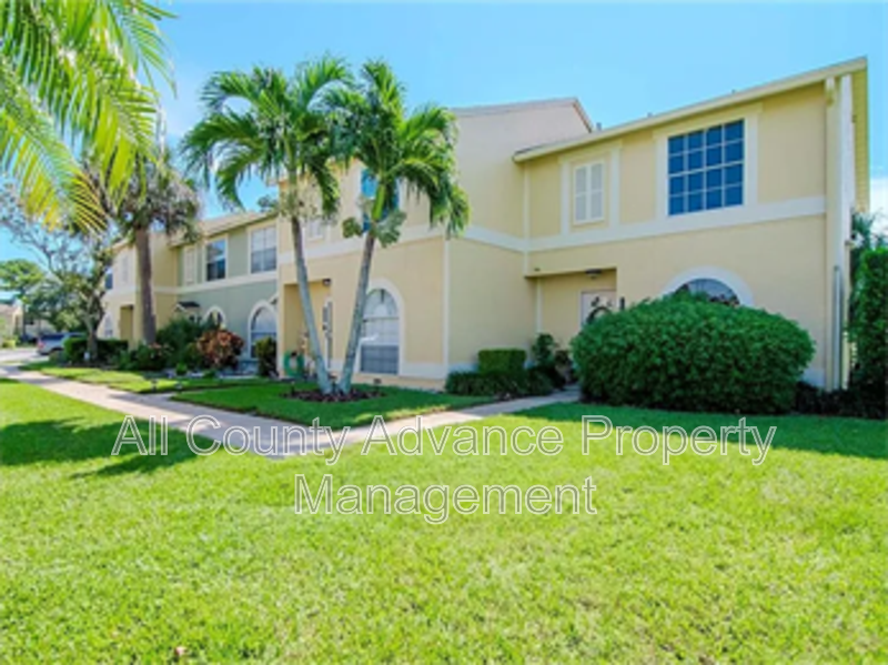 1532 Chateaux De Ville Ct - Photo 2 of 18