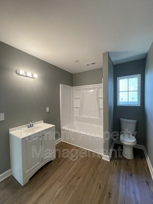 2110 Allin St - Photo 4 of 8