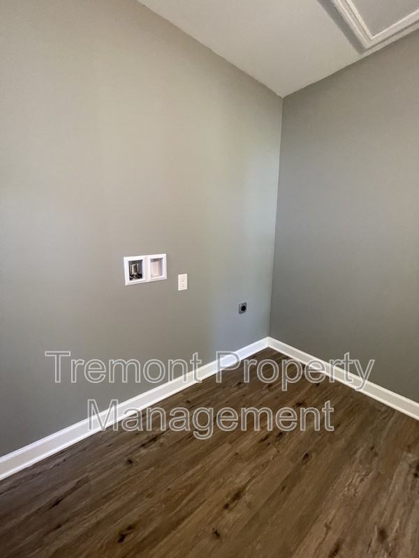 2110 Allin St - Photo 5 of 8