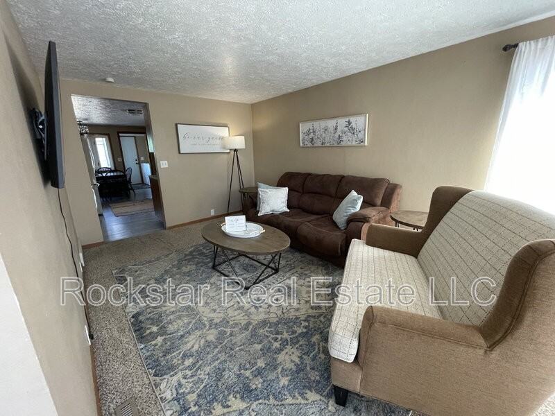 1425 E Garland Ave - Photo 3 of 18