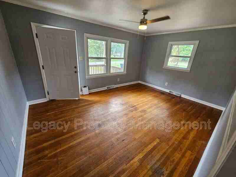 1264 Sandy Cross Rd - Photo 2 of 9