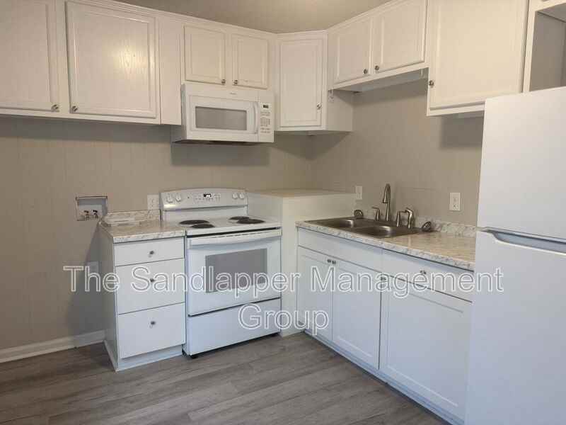 5061 Rockingham St - Photo 3 of 8