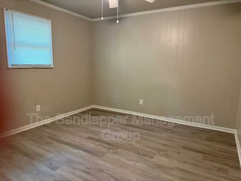 5061 Rockingham St - Photo 5 of 8