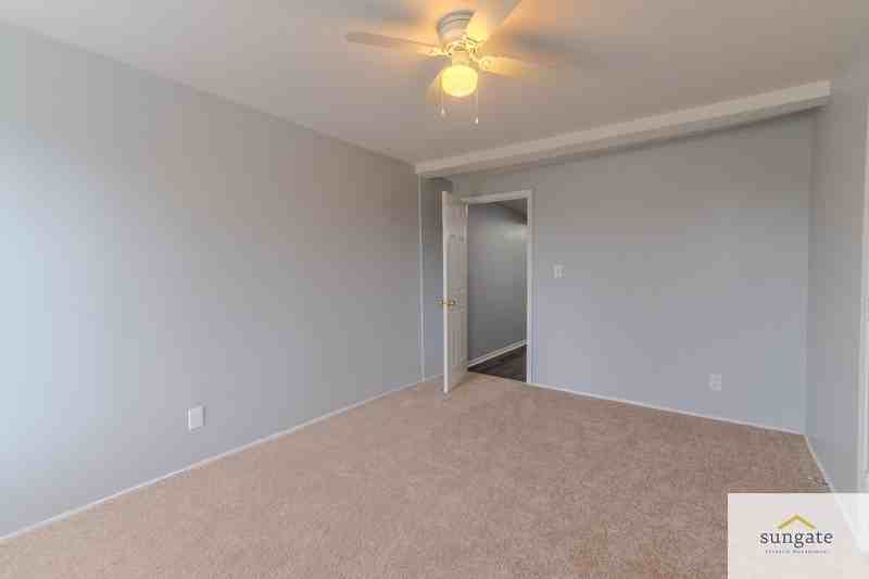 1034 N Eden St - Photo 7 of 12