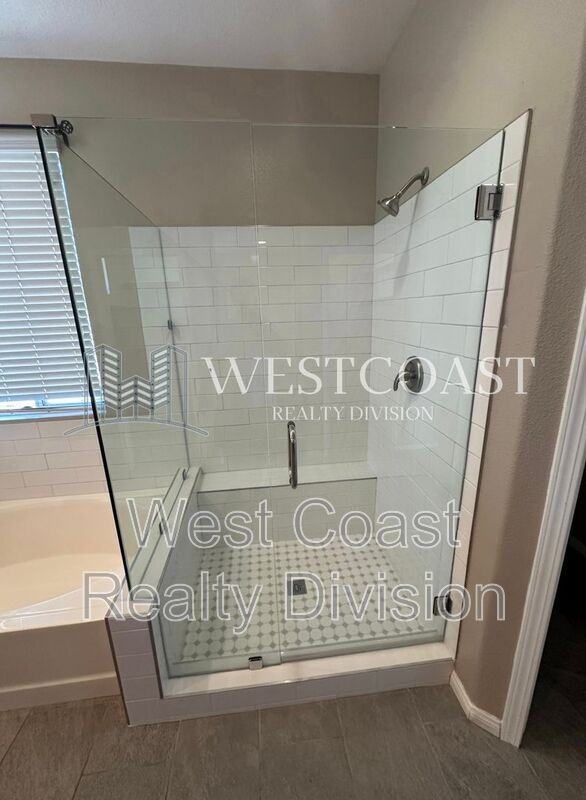 26719 Evergreen Ave - Photo 4 of 45