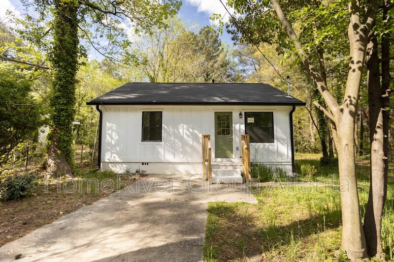3363 Delmar Ln Nw - Photo 2 of 28