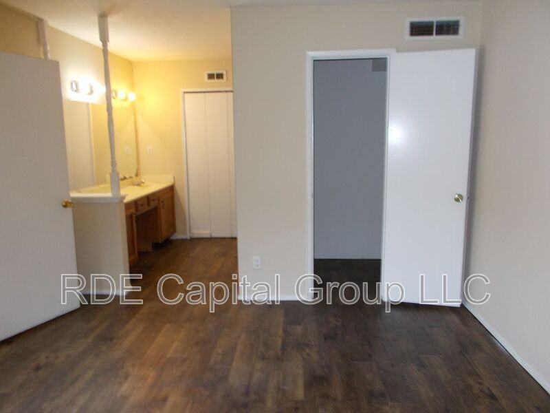4605 Jenkins Cir - Photo 2 of 8