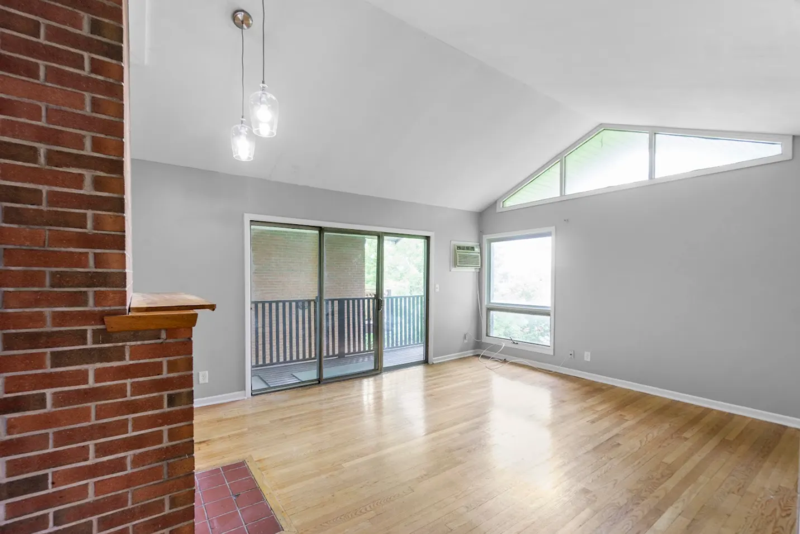 101 Waldorf Pkwy - Photo 5 of 11