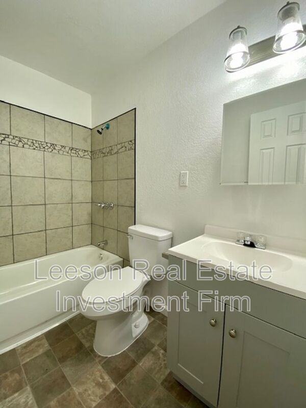 3042 Fulton Street - Photo 6 of 10