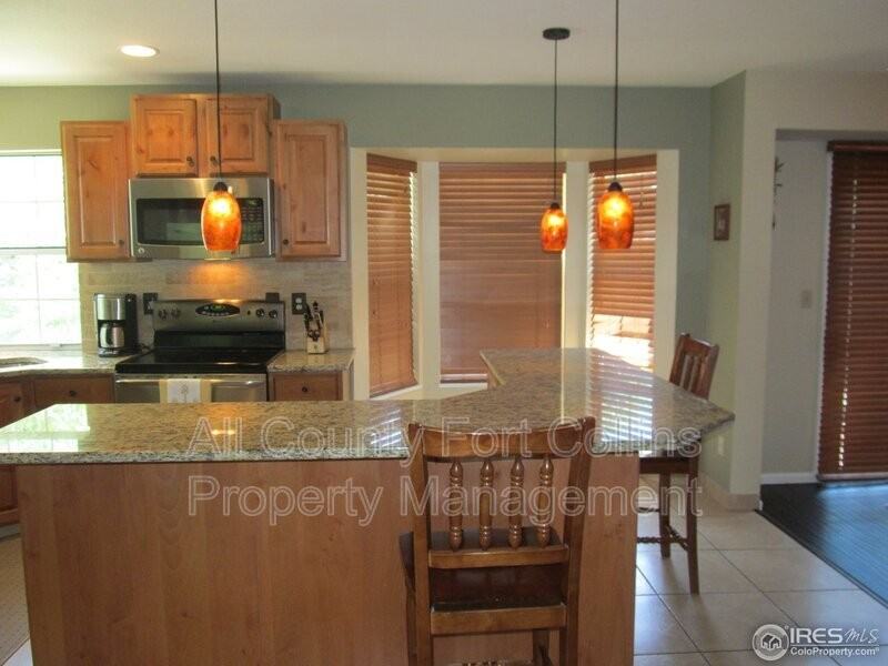 3206 Greenwood Ct - Photo 3 of 9
