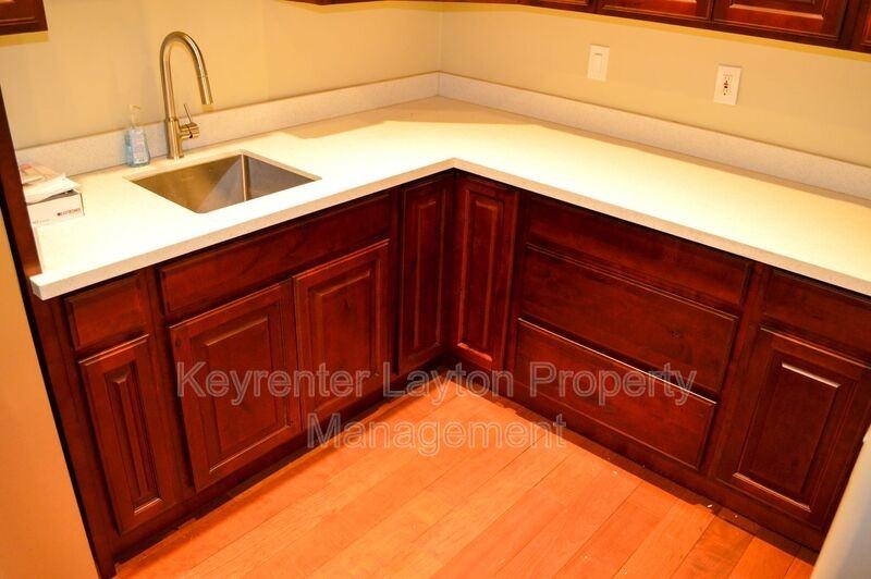 460 South Lake St - Photo 5 of 29