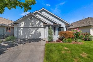 featured image of 4877 Lakes Edge Pl
