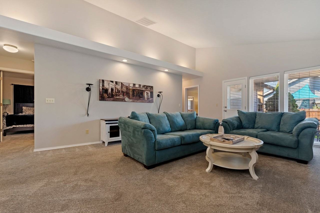 4877 Lakes Edge Pl - Photo 7 of 23