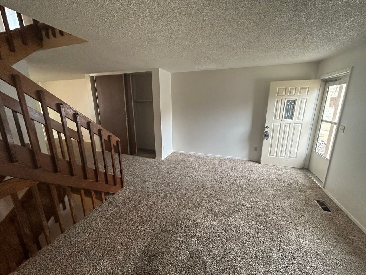 6846 Mountain Top Ln - Photo 2 of 20