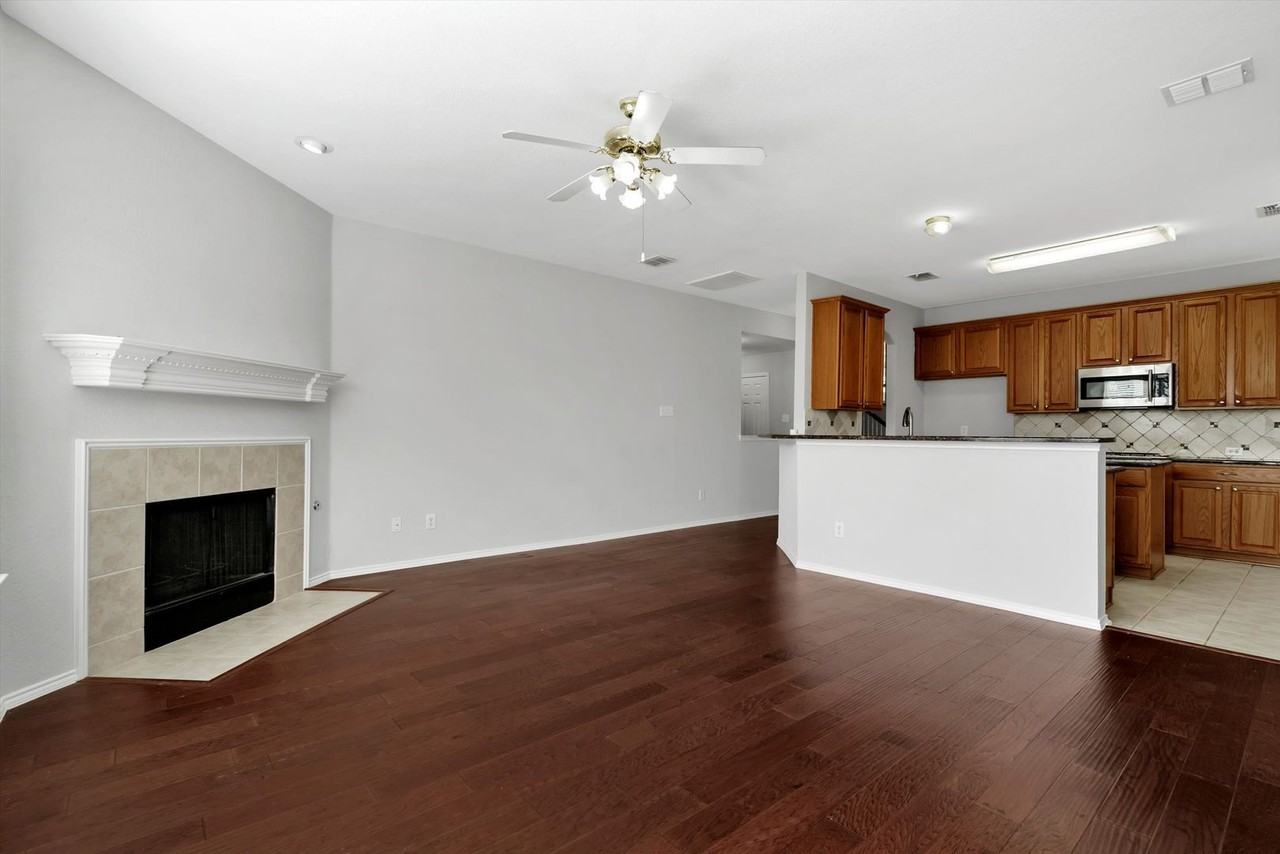 4404 Waskom Dr - Photo 4 of 27