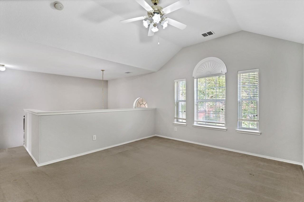 4404 Waskom Dr - Photo 3 of 27