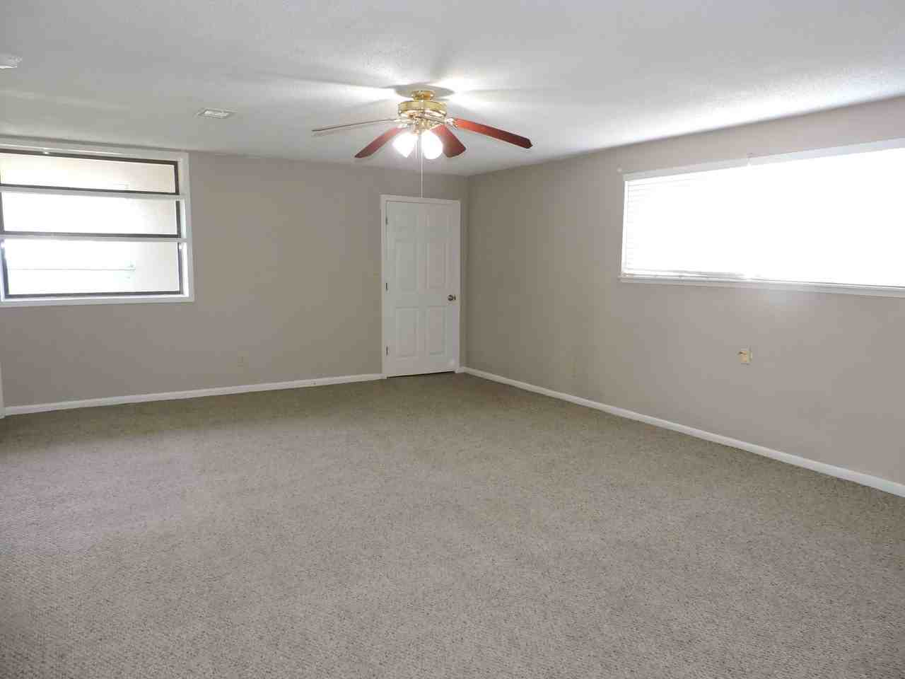 2108 W Lakeview Ave - Photo 3 of 21