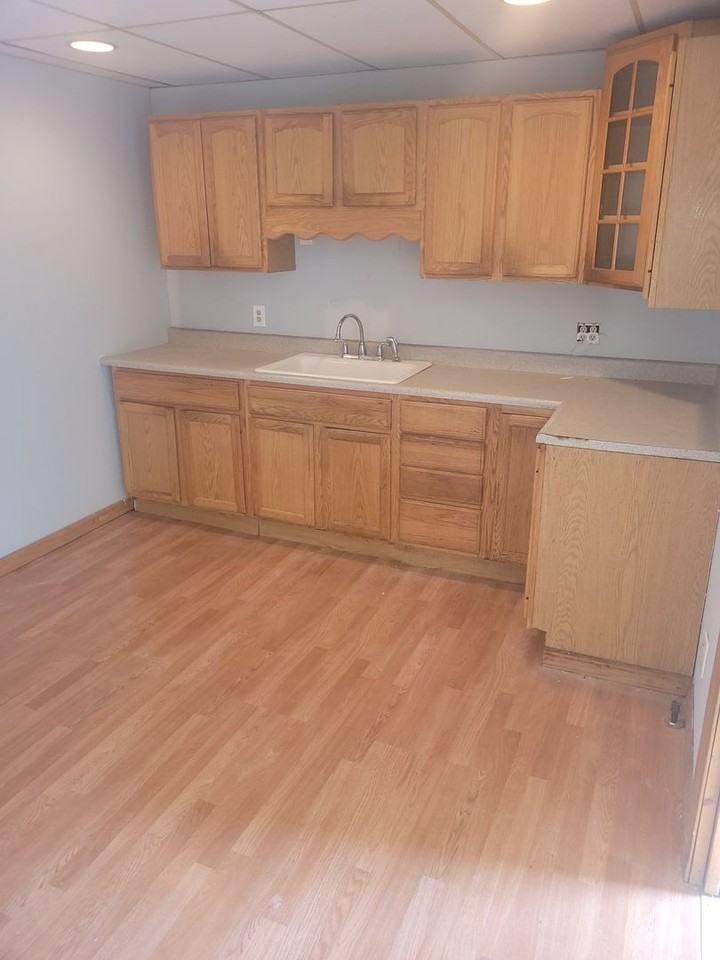 905 S 2nd St - Photo 5 of 15