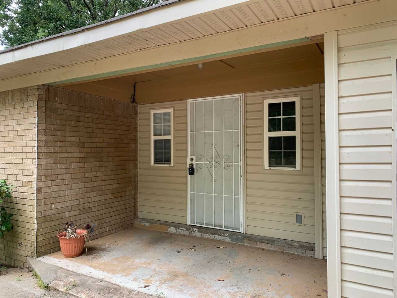 1306 E Twin Lakes Dr - Photo 2 of 19
