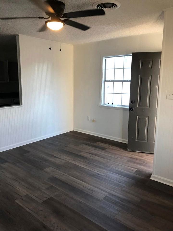 216 E 4th St - Photo 2 of 8