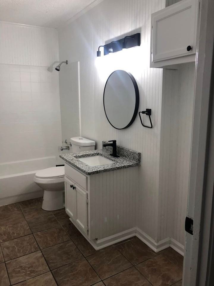 216 E 4th St - Photo 4 of 8