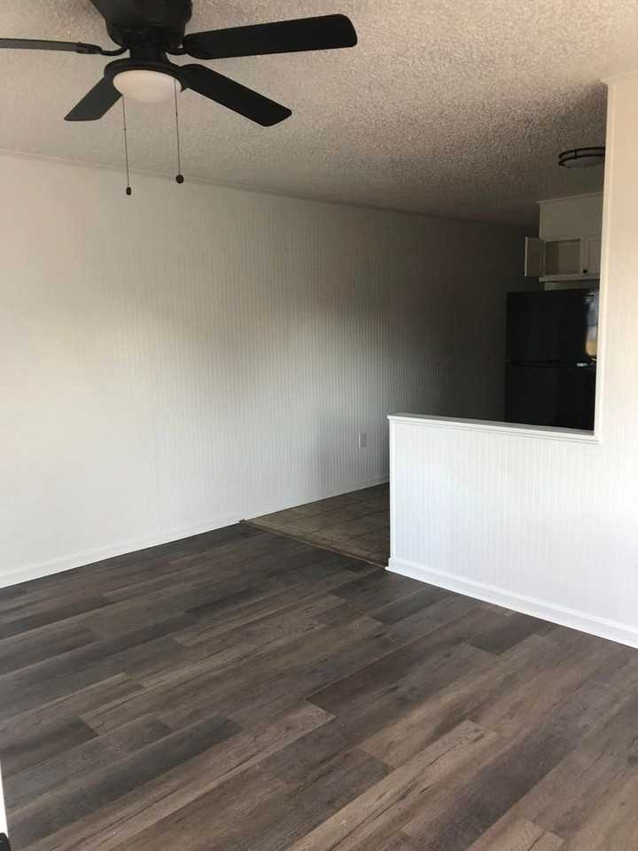 216 E 4th St - Photo 6 of 8