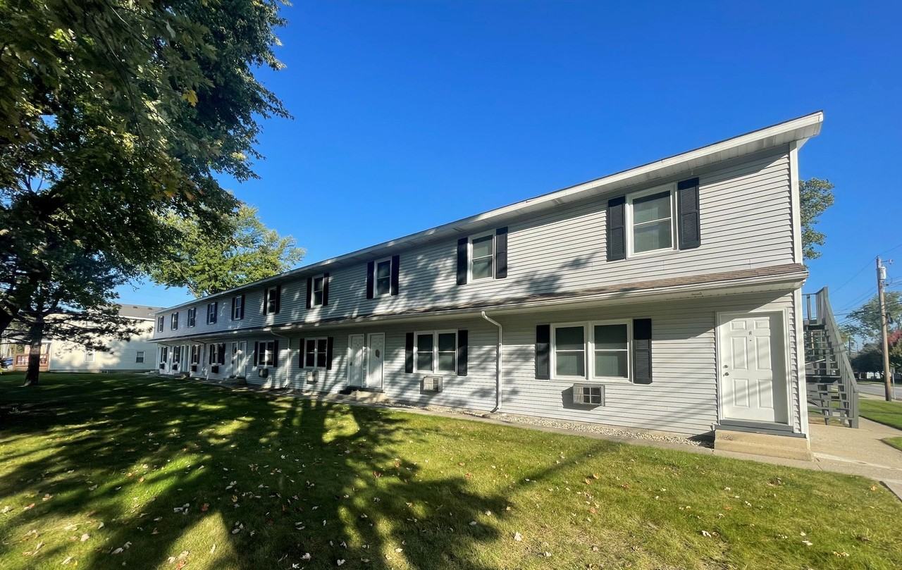 Cedarwood Apartments - Photo 2 of 2