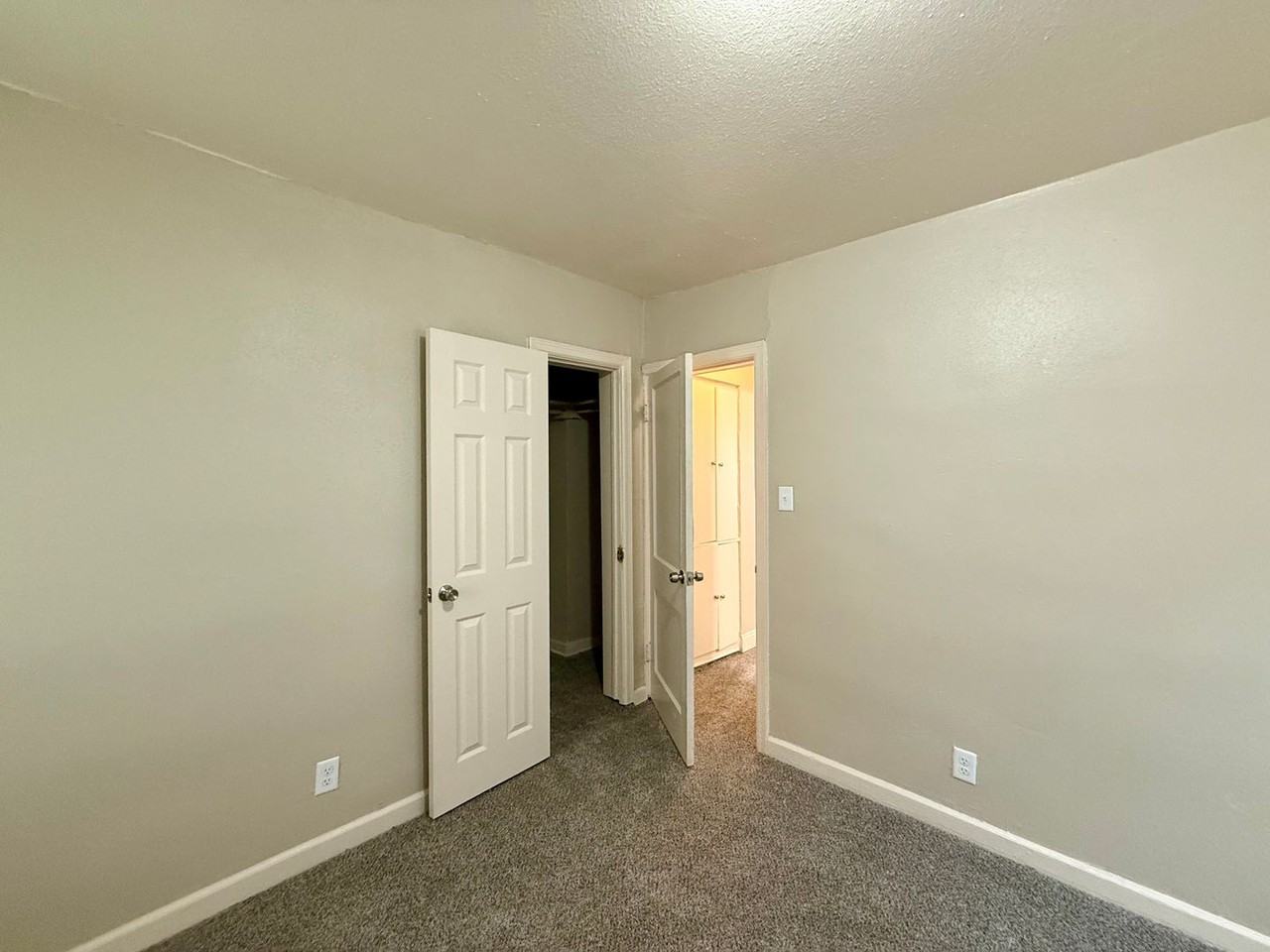 607 S Fountain St - Photo 4 of 9